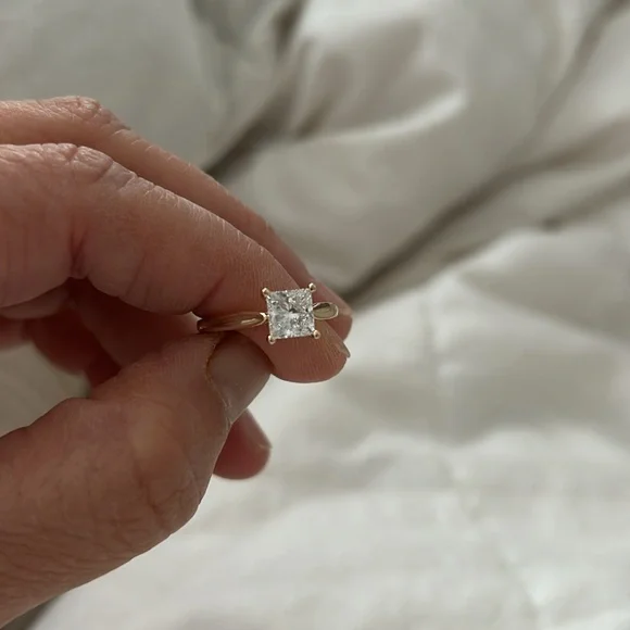 1.5 Princess cut diamond in 14k yellow gold, E, VS1 - Picture 6 of 11